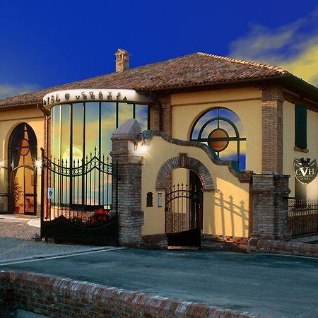 Hotel Corte Vecchia San Prospero ภายนอก รูปภาพ