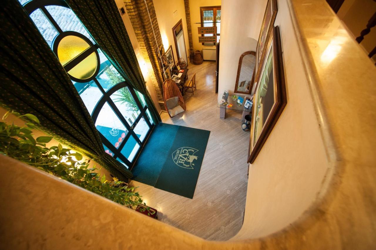 Hotel Corte Vecchia San Prospero ภายนอก รูปภาพ