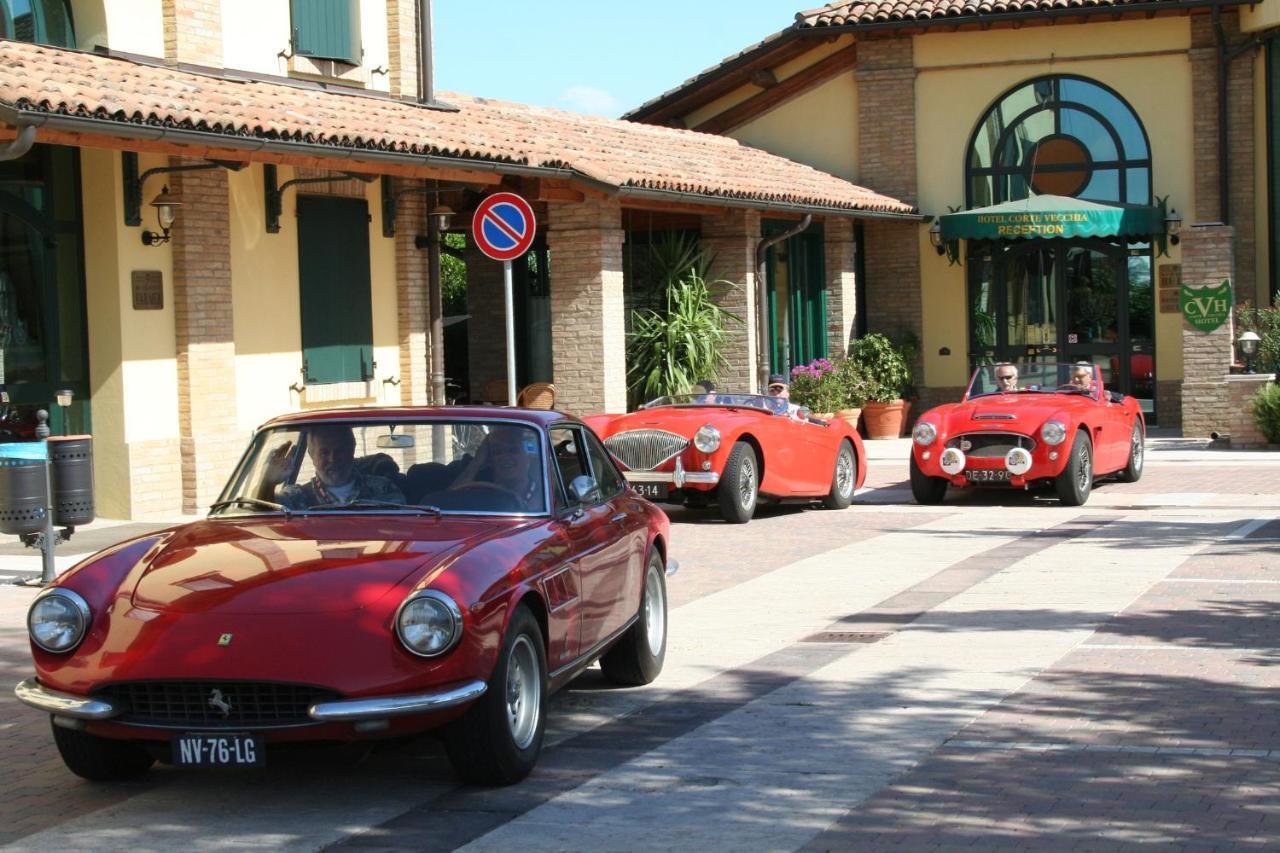 Hotel Corte Vecchia San Prospero ภายนอก รูปภาพ